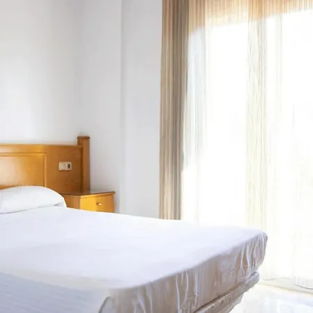 Agur Hotel 2*