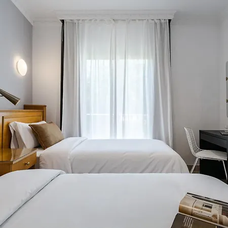 Agur Hotel 2*