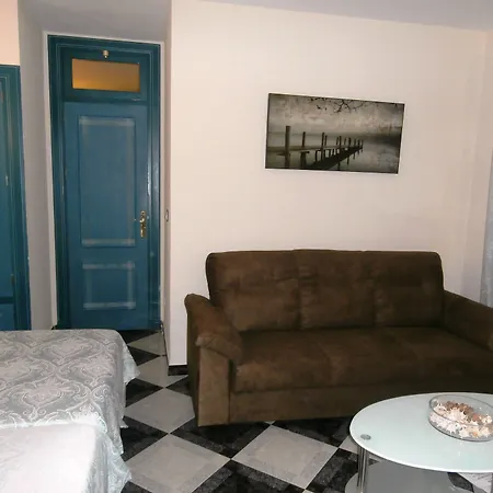 Szálloda Agur 2*